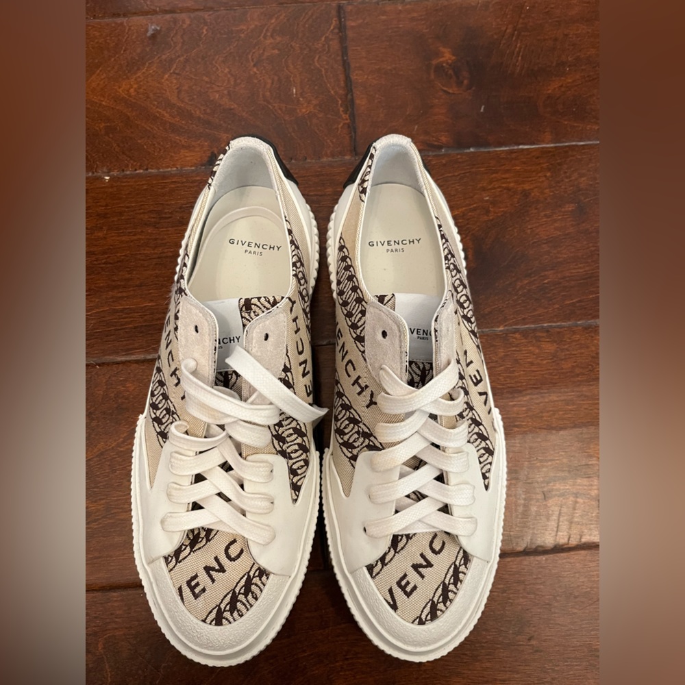 BRAND NEW GIVENCHY SNEAKERS